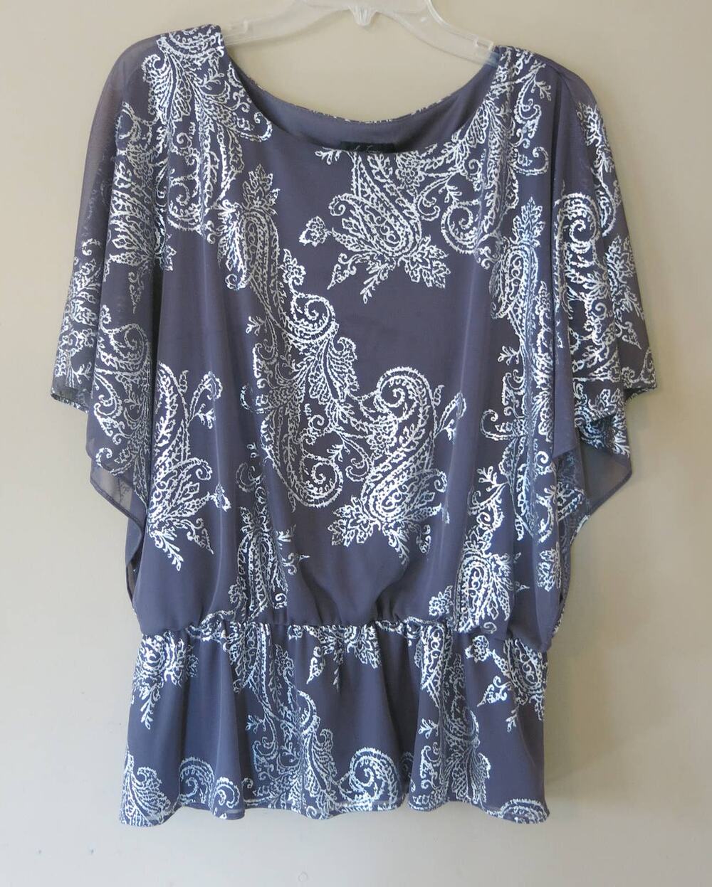 S LEVINE Sparkly Silver Top Lined Bat Sleeve Size L**  Black Gray Party Club